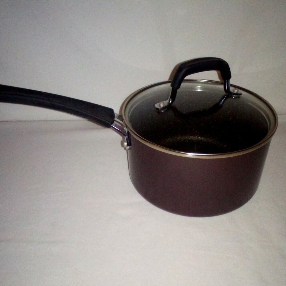 Non-Stick Pot & Glass Lid: 2.5 Quart - 2.3 Liter. Sturdy. Great Condition